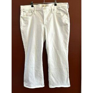 Madewell Women's White Mid-Rise Kick Out Jeans Zipper Fly Size 33P Cropped Wide
